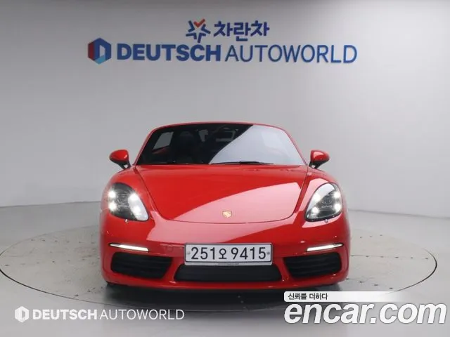 Porsche Cayman 2019 thumb 3