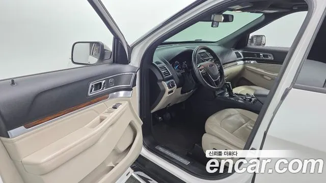 Ford Explorer 2018 thumb 10