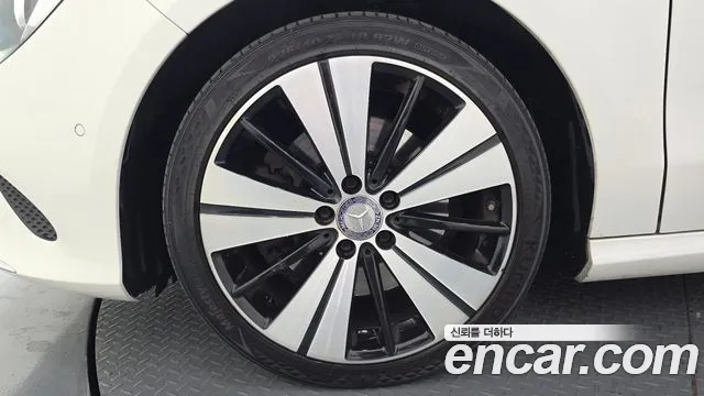 Mercedes-Benz CLA 2017 thumb 5