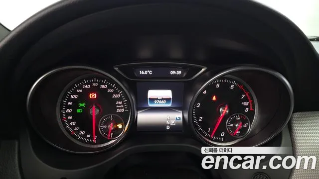Mercedes-Benz CLA 2017 thumb 8
