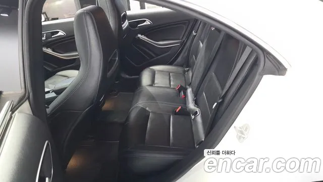Mercedes-Benz CLA 2017 thumb 12