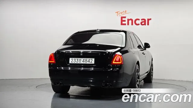 Rolls-Royce Ghost 2017 thumb 4