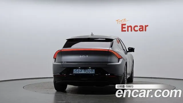 Kia EV6 2021 thumb 3