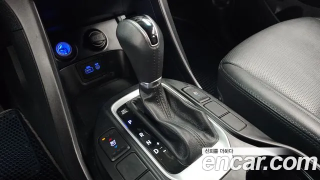 Hyundai Santa Fe 2016 thumb 9