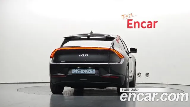 Kia EV6 2022 thumb 3