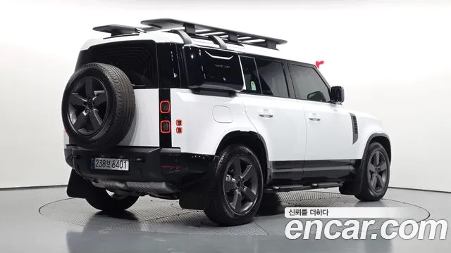 Land Rover Defender 2026 thumb 2