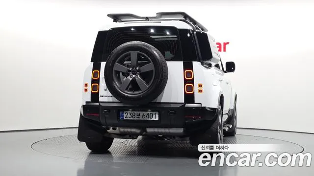 Land Rover Defender 2026 thumb 4