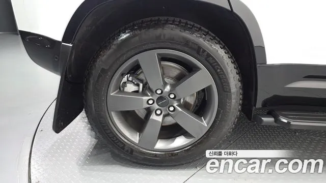 Land Rover Defender 2026 thumb 5