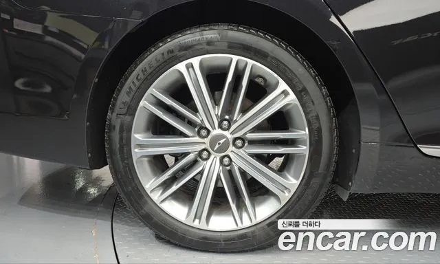 Genesis G80 2019 thumb 5