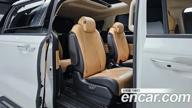 Kia Carnival 2023 thumb 10