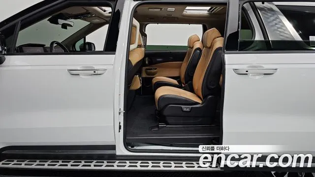 Kia Carnival 2023 thumb 11