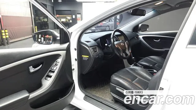Hyundai i30 2014 thumb 9