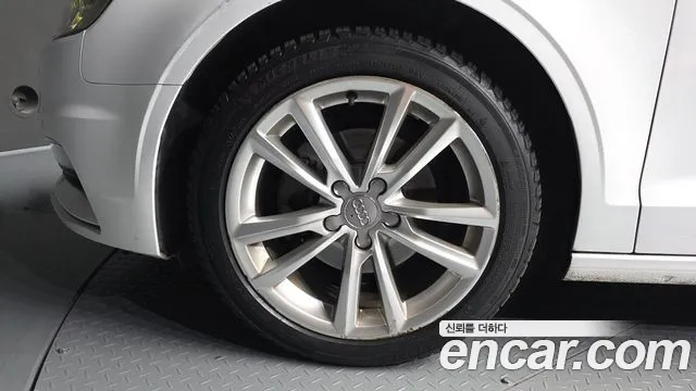 Audi A3 2015 thumb 5