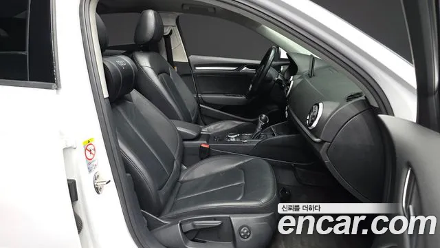 Audi A3 2015 thumb 11