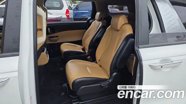 Kia Carnival 2022 thumb 11