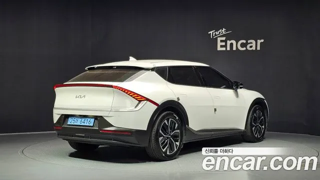 Kia EV6 2022 thumb 2