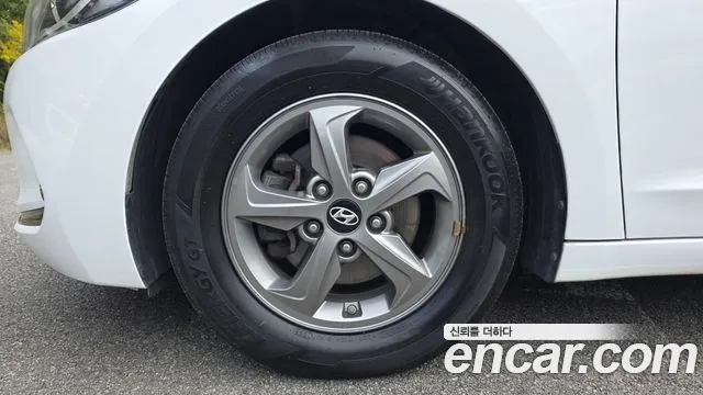 Hyundai Avante 2016 thumb 5