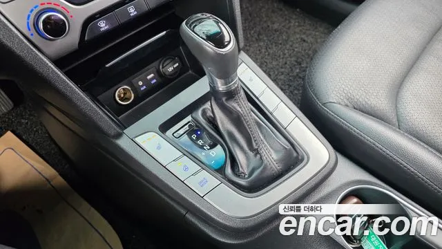 Hyundai Avante 2016 thumb 9