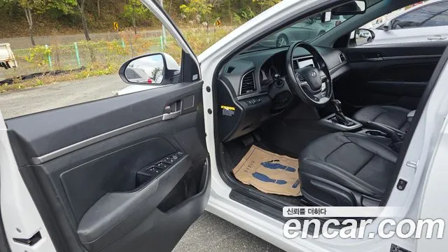 Hyundai Avante 2016 thumb 10