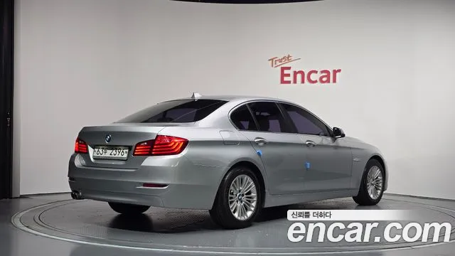BMW 5-Series 2014 thumb 2