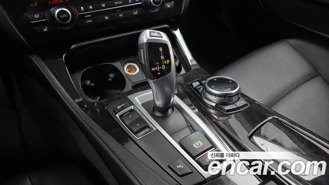 BMW 5-Series 2014 thumb 9