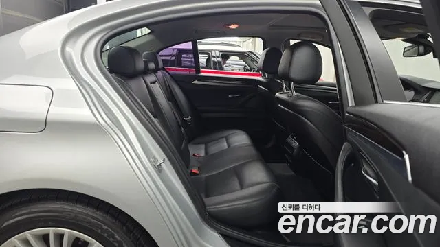 BMW 5-Series 2014 thumb 12