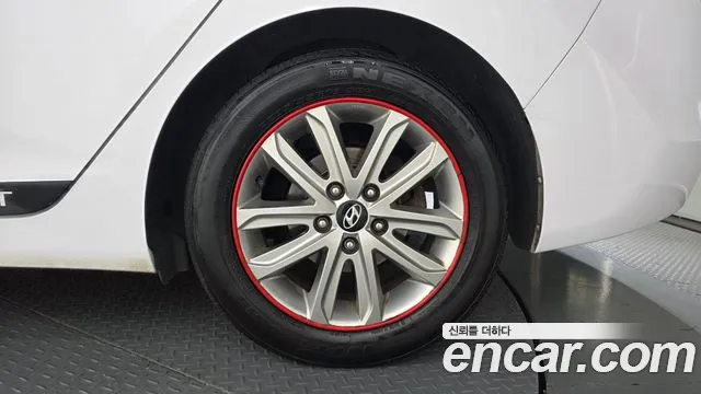 Hyundai Avante 2014 thumb 5