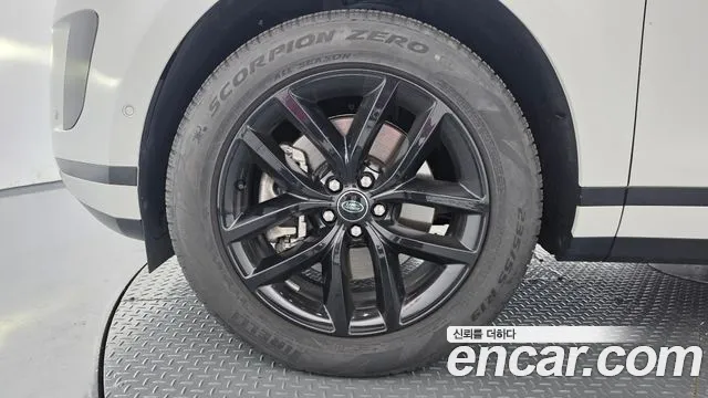 Land Rover Range Rover Evoque 2025 thumb 5