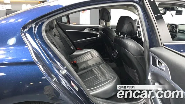 Genesis G70 2018 thumb 12