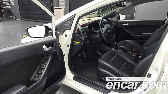 Kia K3 2016 thumb 10