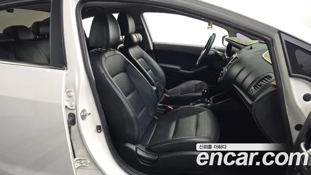 Kia K3 2016 thumb 12