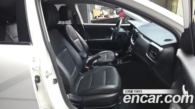 Kia Stonic 2017 thumb 10