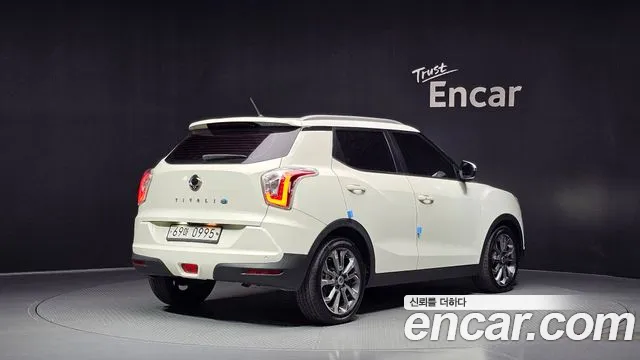 KG_Mobility_Ssangyong TIBOLI 2015 thumb 2