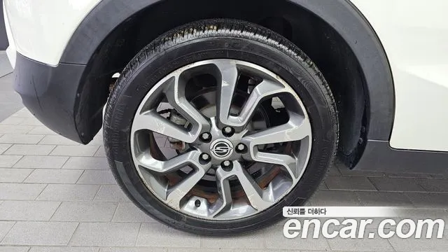 KG_Mobility_Ssangyong TIBOLI 2015 thumb 5