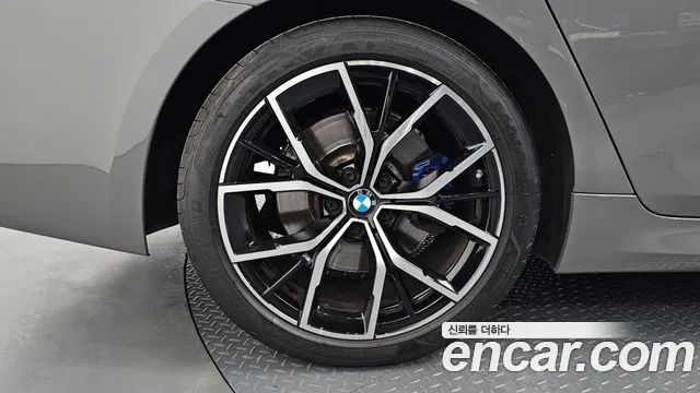 BMW 5-Series 2022 thumb 5