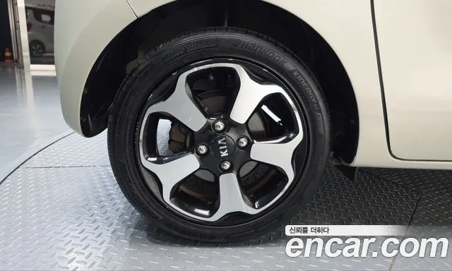 Kia Ray 2012 thumb 5