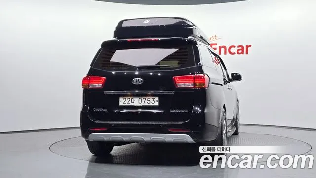 Kia Carnival 2016 thumb 3