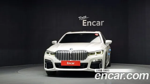 BMW 7-Series 2019 thumb 3