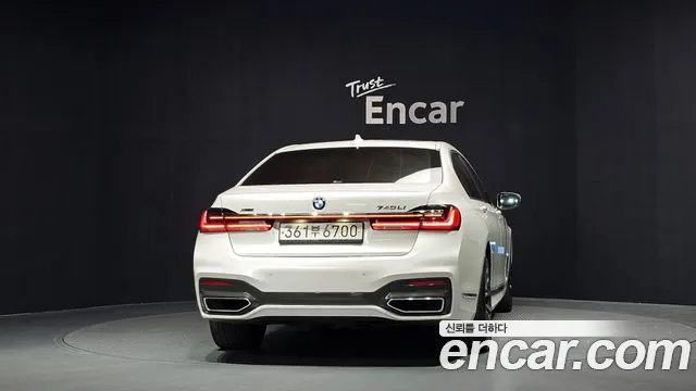 BMW 7-Series 2019 thumb 4