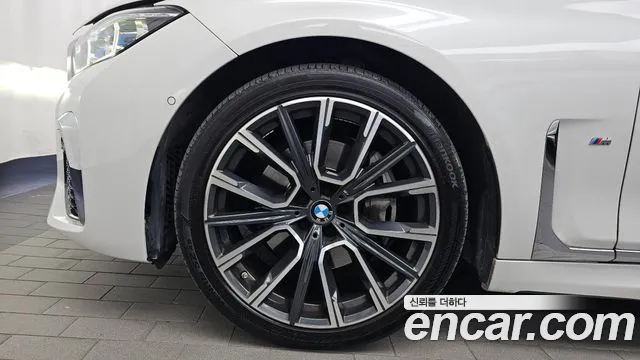 BMW 7-Series 2019 thumb 5