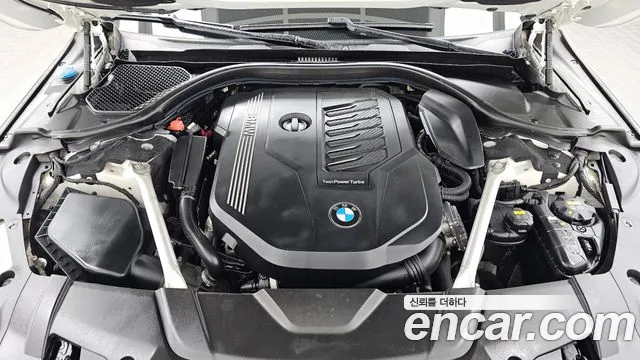 BMW 7-Series 2019 thumb 6