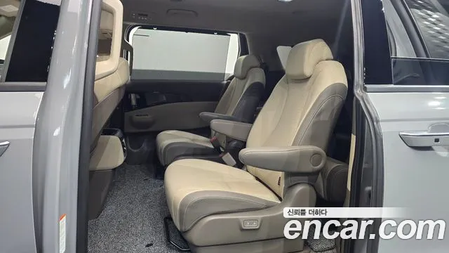 Kia Carnival 2025 thumb 11