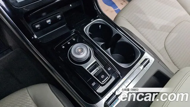 Kia Carnival 2021 thumb 9