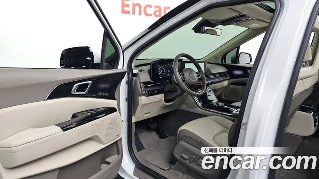 Kia Carnival 2021 thumb 10
