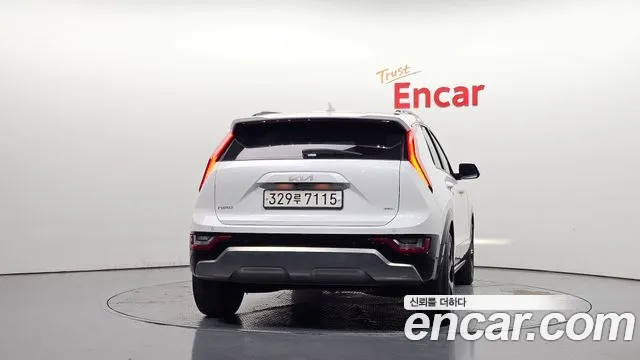 Kia Niro 2023 thumb 4