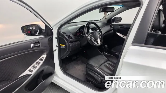 Hyundai Accent 2012 thumb 9