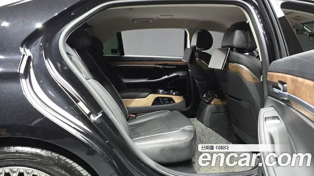 Genesis G90 2020 thumb 11