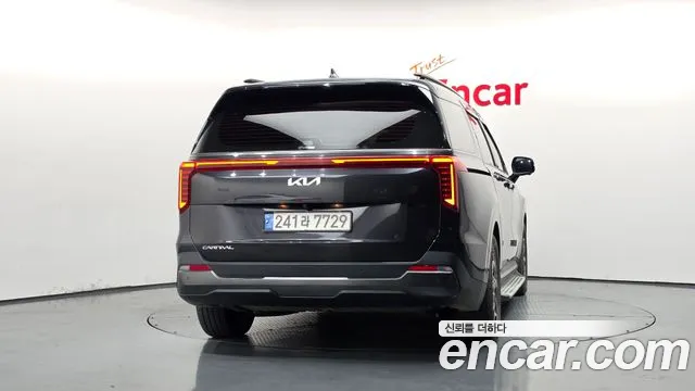 Kia Carnival 2024 thumb 4