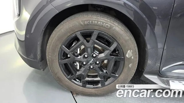 Kia Carnival 2024 thumb 5