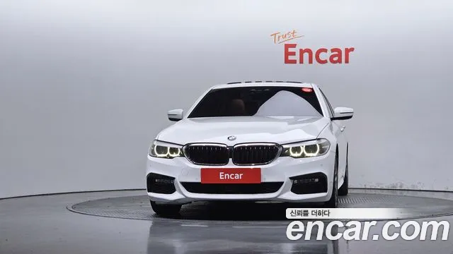 BMW 5-Series 2017 thumb 3